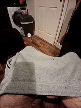 Freshcpl online show from April 11, 2026, 11:41 pm