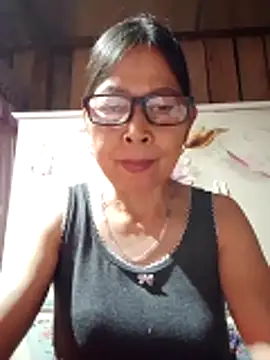 Snapshot of Sky-rain98 chatting on May 5, 2026, 10:13 pm Sky-rain98 online show from May 5, 2026, 10:13 pm