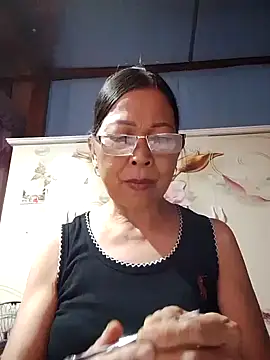 Snapshot of Sky-rain98 chatting on July 8, 2026, 1:12 pm Sky-rain98 online show from July 8, 2026, 1:12 pm