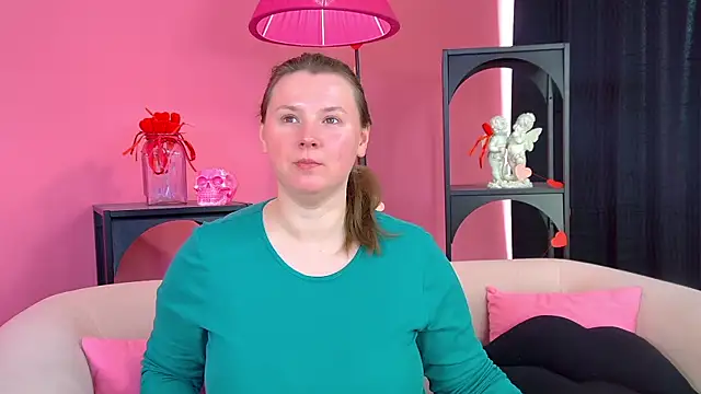 Snapshot of MelodyMoores chatting on May 11, 2026, 6:37 am MelodyMoores online show from May 11, 2026, 6:37 am