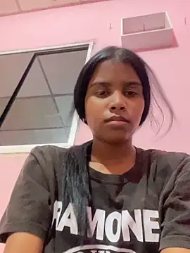 Snapshot of shiaravalentina chatting on March 4, 2026, 10:01 am shiaravalentina online show from March 4, 2026, 10:01 am