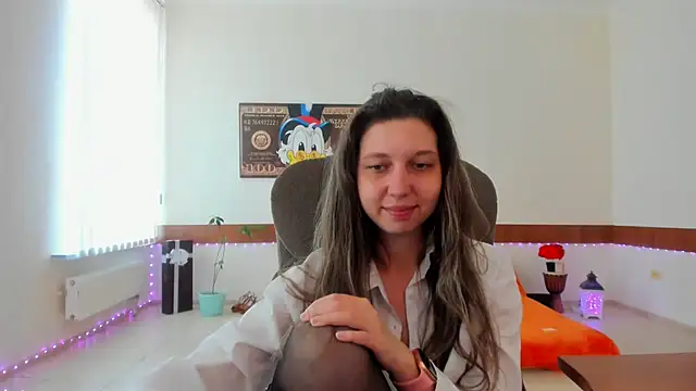 Snapshot of Ellina_Star chatting on May 8, 2026, 8:18 am Ellina Star online show from May 8, 2026, 8:18 am