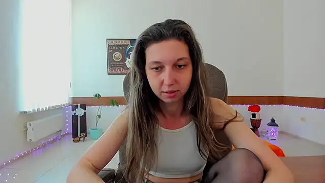 Snapshot of Ellina_Star chatting on May 4, 2026, 8:17 am Ellina Star online show from May 4, 2026, 8:17 am