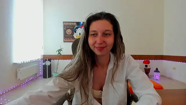 Snapshot of Ellina_Star chatting on May 28, 2026, 8:11 am Ellina Star online show from May 28, 2026, 8:11 am