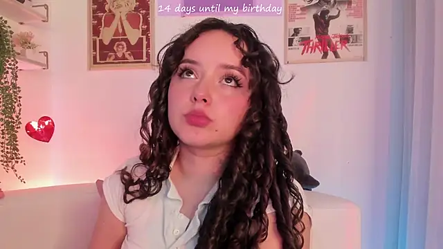 Snapshot of Ally_belle chatting on July 17, 2026, 9:45 pm Ally belle online show from July 17, 2026, 9:45 pm