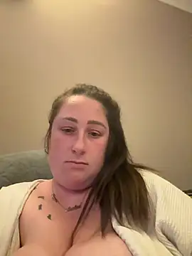 Snapshot of CurvyCatx chatting on April 23, 2026, 7:48 pm CurvyCatx online show from April 23, 2026, 7:48 pm
