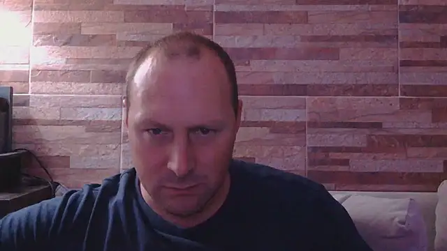 lustonfan online show from April 21, 2026, 2:51 am