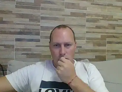 Snapshot of lustonfan chatting on March 13, 2026, 12:43 pm lustonfan online show from March 13, 2026, 12:43 pm