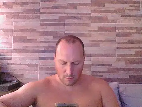 Snapshot of lustonfan chatting on March 11, 2026, 2:33 pm lustonfan online show from March 11, 2026, 2:33 pm