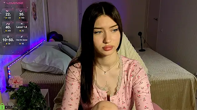 Snapshot of Sugar_Kitten12 chatting on June 14, 2026, 2:24 am Sugar Kitten12 online show from June 14, 2026, 2:24 am