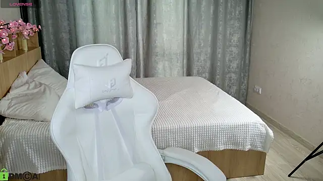Snapshot of Sugar_Kitten12 chatting on June 23, 2026, 1:36 am Sugar Kitten12 online show from June 23, 2026, 1:36 am