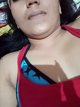 Snapshot of _siennakissez_ chatting on April 19, 2026, 11:22 am siennakissez online show from April 19, 2026, 11:22 am