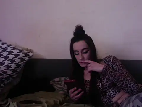 chiara-mario online show from April 19, 2026, 9:54 am