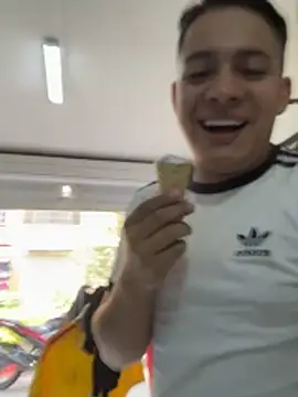 OliverTabordaa online show from April 23, 2026, 6:09 pm