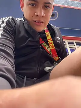 OliverTabordaa online show from April 18, 2026, 8:53 pm