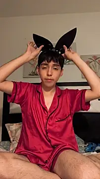 Lucca  555 online show from April 15, 2026, 10:54 pm