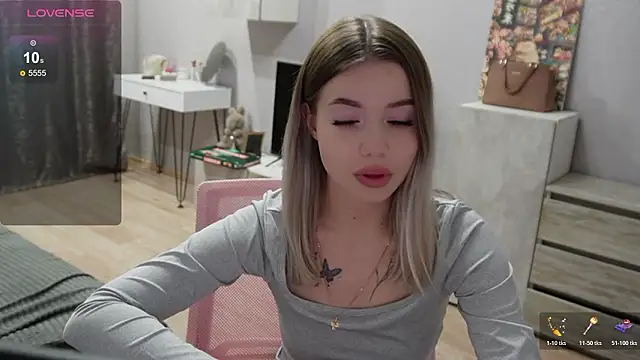 mayyymayyyy online show from March 4, 2026, 9:11 pm