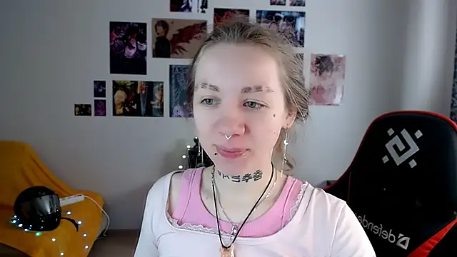 Nica Kawaii online show from April 7, 2026, 7:43 am