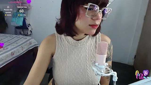 kinky catalina online show from May 5, 2026, 8:50 am