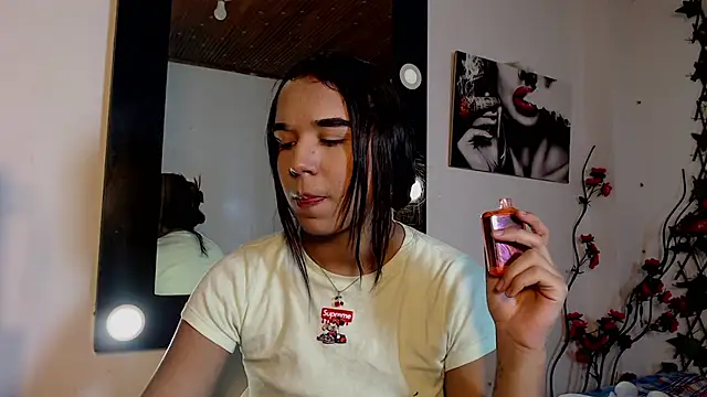 Candyy doll   online show from June 3, 2026, 4:13 am