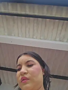 Snapshot of Pretty_Julieta chatting on July 5, 2026, 7:21 pm Pretty Julieta online show from July 5, 2026, 7:21 pm