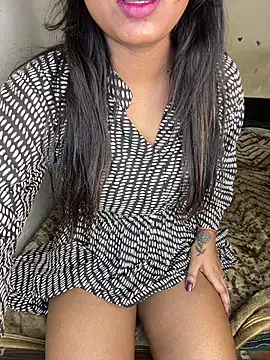 BABY JANNU  online show from April 25, 2026, 3:53 am