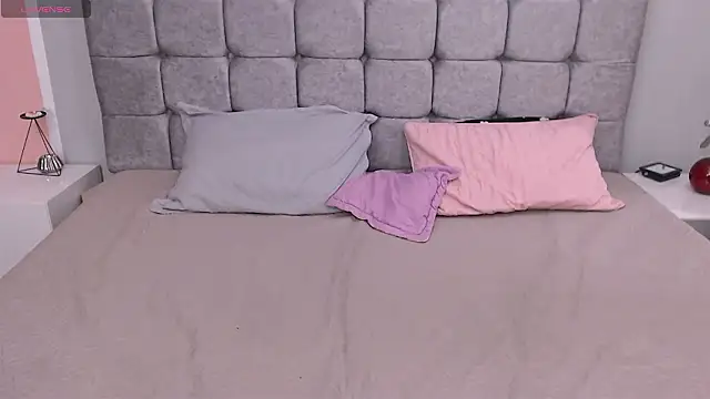 AntonellaRoses online show from March 12, 2026, 10:14 pm