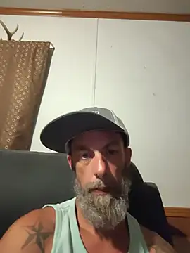 Snapshot of Hootie421 chatting on May 28, 2026, 3:25 am Hootie421 online show from May 28, 2026, 3:25 am