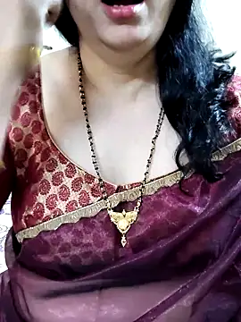Snapshot of Yazhini-Cam chatting on June 16, 2026, 1:55 pm Yazhini-Cam online show from June 16, 2026, 1:55 pm