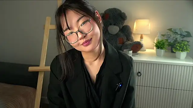 NelleMihalko online show from March 12, 2026, 11:25 am