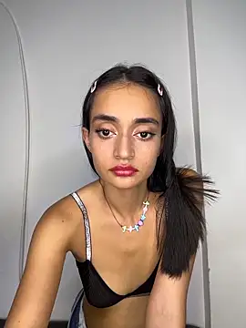 Snapshot of leilani_X chatting on March 11, 2026, 1:32 am leilani X online show from March 11, 2026, 1:32 am