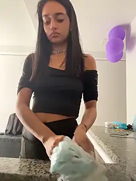 Snapshot of leilani_X chatting on May 20, 2026, 1:52 pm leilani X online show from May 20, 2026, 1:52 pm