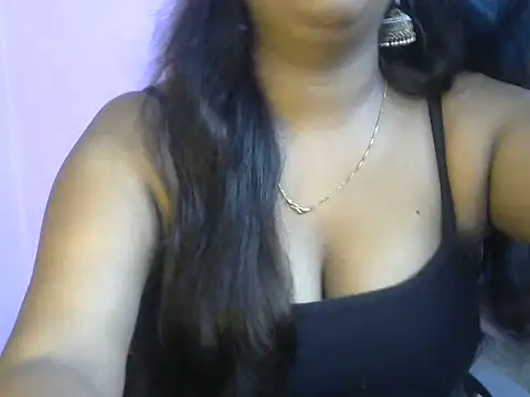 Snapshot of QUEEN-OF-QUEEN chatting on July 9, 2026, 8:08 pm QUEEN-OF-QUEEN online show from July 9, 2026, 8:08 pm