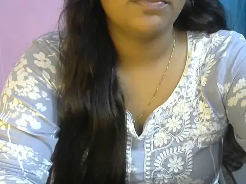 Snapshot of QUEEN-OF-QUEEN chatting on July 7, 2026, 8:01 pm QUEEN-OF-QUEEN online show from July 7, 2026, 8:01 pm