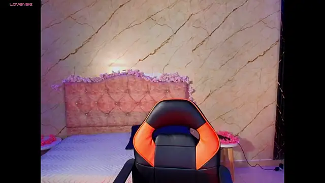 Snapshot of monserrat_petite chatting on March 14, 2026, 5:02 am monserrat petite online show from March 14, 2026, 5:02 am