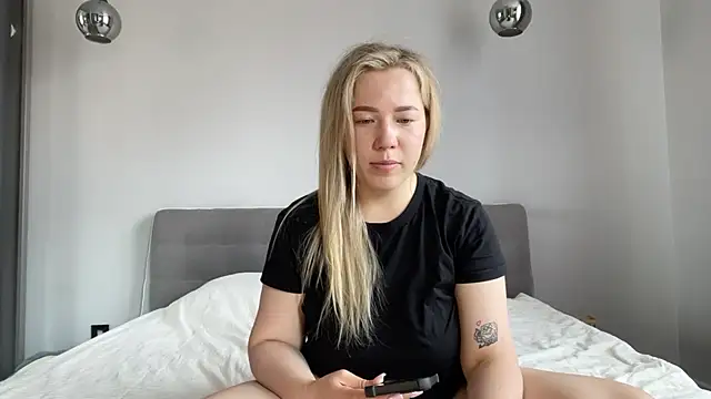 Snapshot of alyrasun chatting on July 30, 2026, 9:30 am alyrasun online show from July 30, 2026, 9:30 am