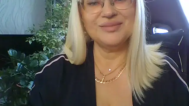 LianaSweetX online show from June 4, 2026, 8:30 am