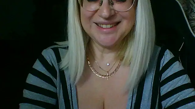 Snapshot of LianaSweetX chatting on March 24, 2026, 8:09 pm LianaSweetX online show from March 24, 2026, 8:09 pm