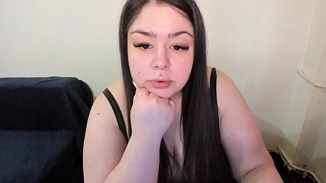 Snapshot of HellenVexary chatting on March 18, 2026, 3:35 pm HellenVexary online show from March 18, 2026, 3:35 pm