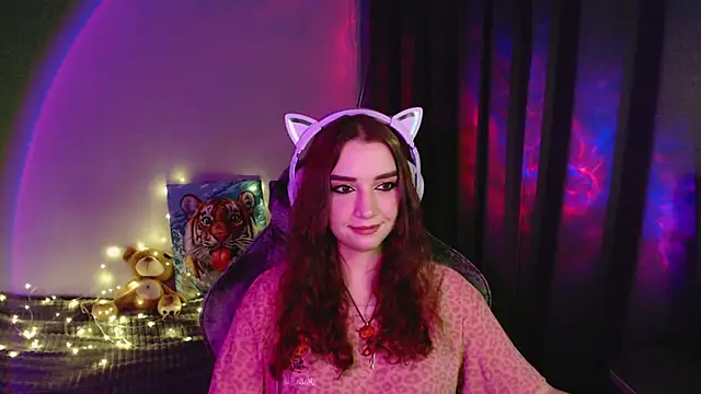Snapshot of Celia_Sensual_ chatting on July 15, 2026, 8:05 pm Celia Sensual online show from July 15, 2026, 8:05 pm