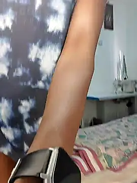 Snapshot of bronnie08 chatting on March 21, 2026, 5:30 am bronnie08 online show from March 21, 2026, 5:30 am