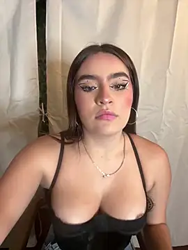 Issa pinkk online show from March 17, 2026, 1:19 am