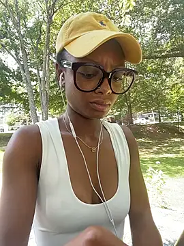 Snapshot of Princessssbby chatting on July 28, 2026, 6:20 pm Princessssbby online show from July 28, 2026, 6:20 pm