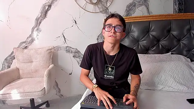 TylerCross  online show from March 16, 2026, 8:22 pm