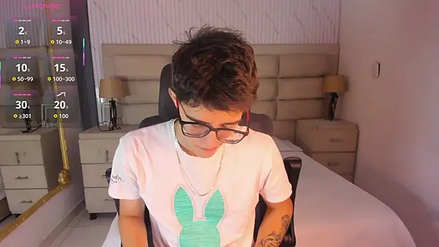 TylerCross  online show from April 18, 2026, 8:20 pm