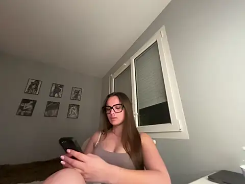 Snapshot of lilix6 chatting on April 8, 2026, 8:54 pm lilix6 online show from April 8, 2026, 8:54 pm