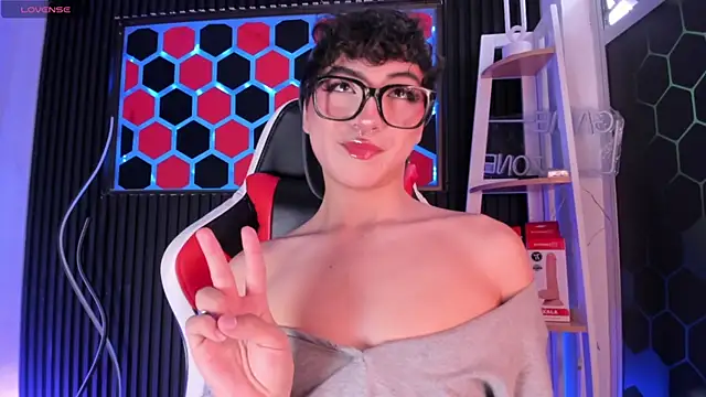 Cristopher Wild online show from May 11, 2026, 8:28 pm