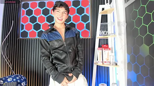 Cristopher Wild online show from May 6, 2026, 8:57 pm