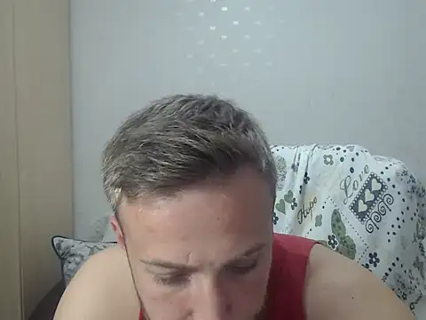Snapshot of BlondEagleMuscle chatting on April 29, 2026, 8:04 pm BlondEagleMuscle online show from April 29, 2026, 8:04 pm