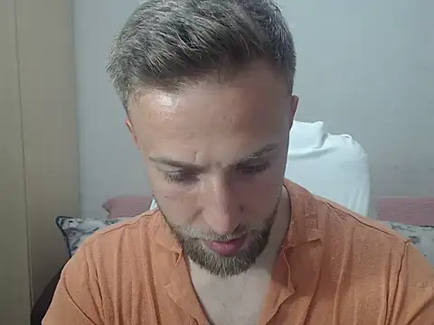 Snapshot of BlondEagleMuscle chatting on May 5, 2026, 7:28 pm BlondEagleMuscle online show from May 5, 2026, 7:28 pm